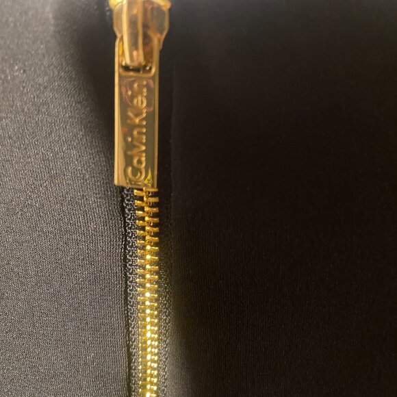 “Calvin Klein” V-Neck Blouse Size Small - Picture 6 of 13